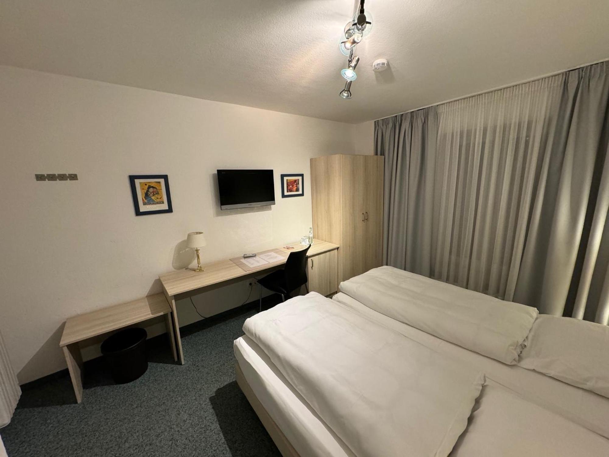 Hotel Occam Munchen Bagian luar foto