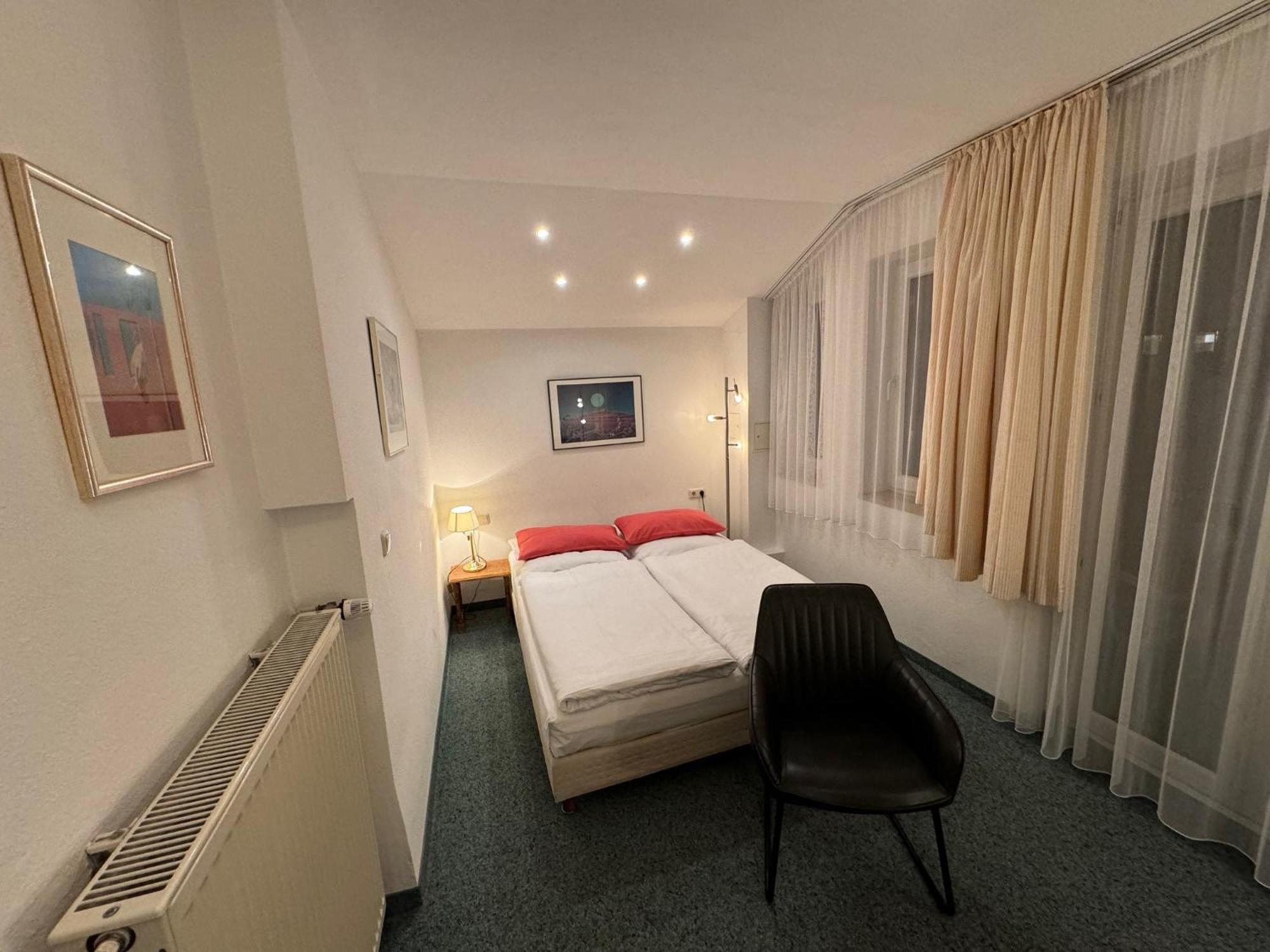 Hotel Occam Munchen Bagian luar foto