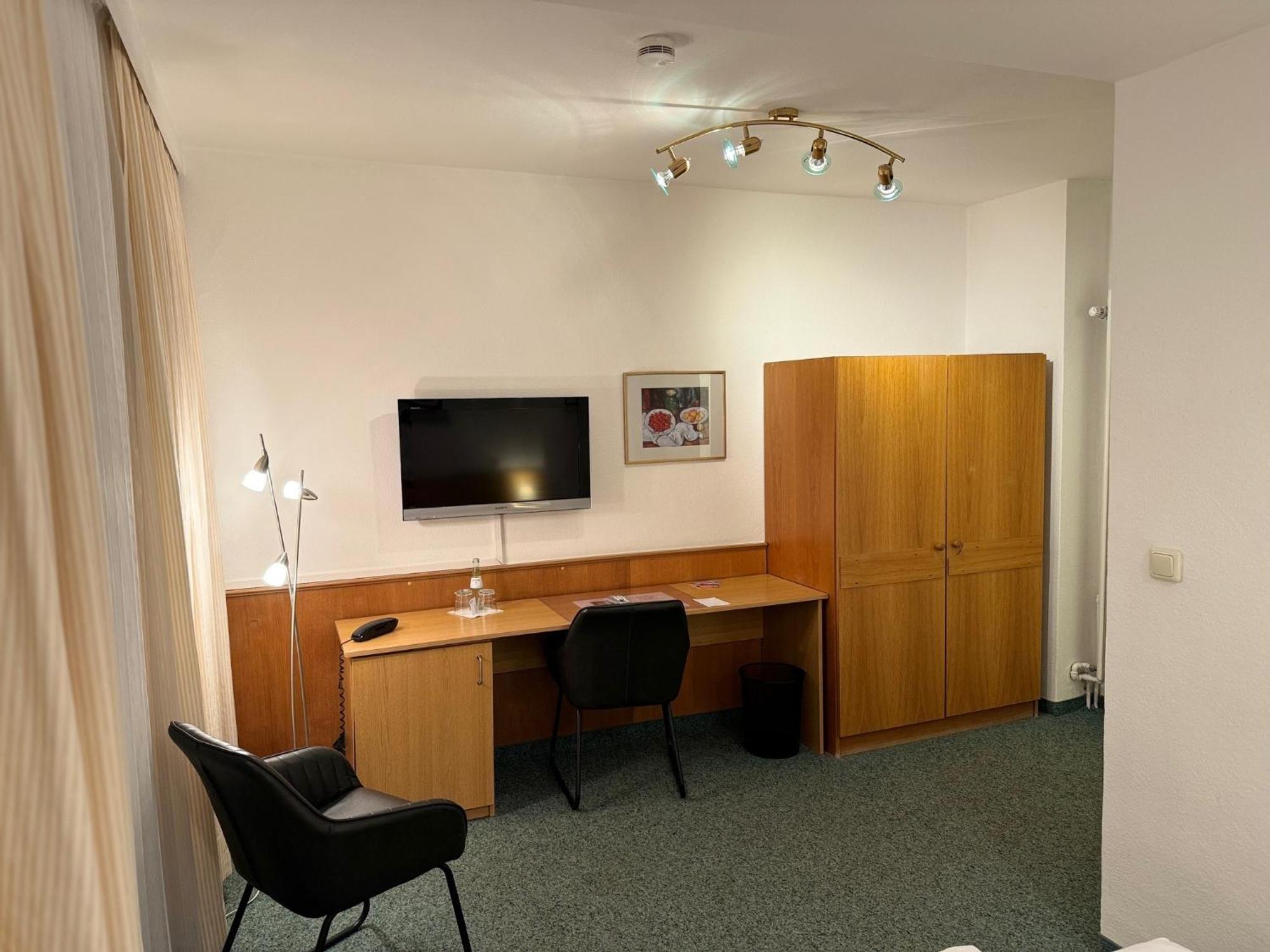 Hotel Occam Munchen Bagian luar foto